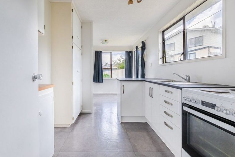 Photo of property in 86 Sunvue Road, Glen Eden, Auckland, 0602