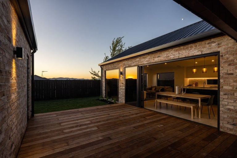 Photo of property in 10 Bosun Place, Te Atatu Peninsula, Auckland, 0610