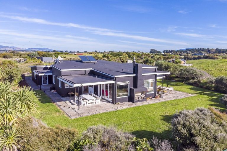 Photo of property in 21 Sandown Road, Te Horo Beach, Otaki, 5581