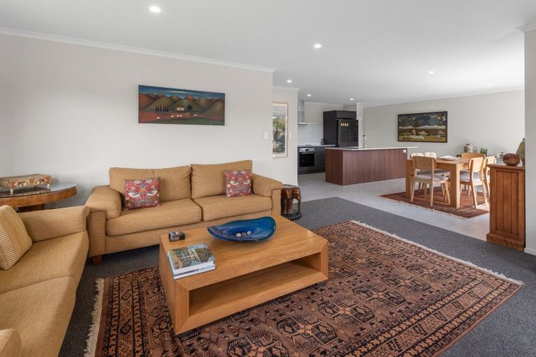 Photo of property in 1 Glenbervie Drive, Glenbervie, 0173