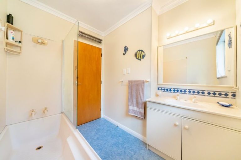 Photo of property in 61 Blue Mountains Road, Pinehaven, Upper Hutt, 5019