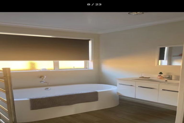 Photo of property in 11 Pounamu Place, Pegasus, 7612