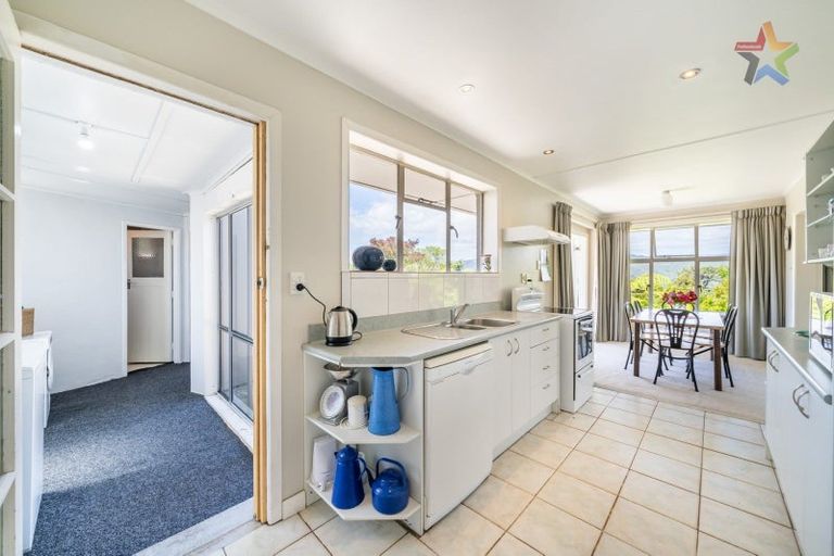 Photo of property in 101 Pomare Road, Tirohanga, Lower Hutt, 5010