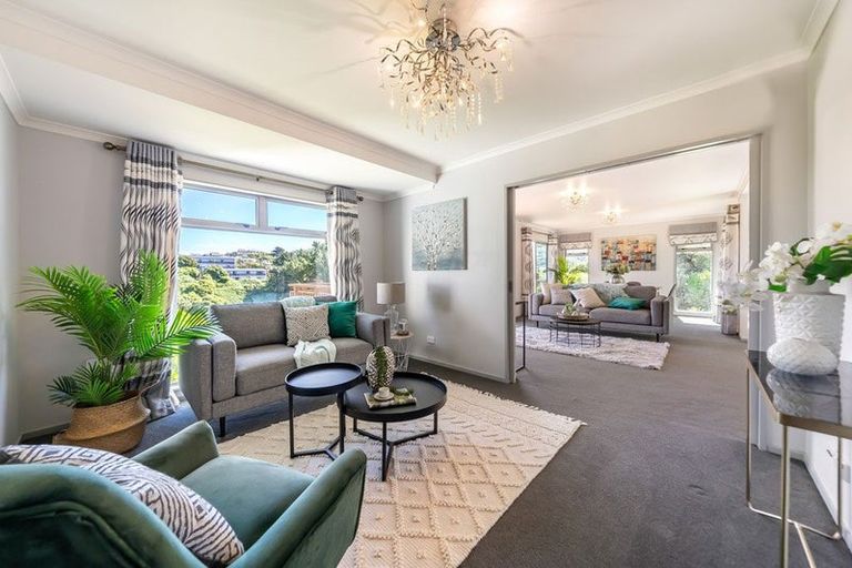 Photo of property in 18 Cresswell Place, Johnsonville, Wellington, 6037