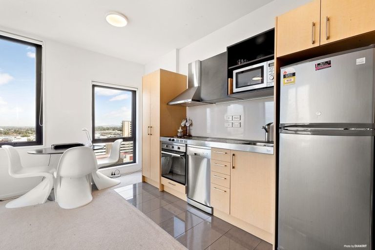 Photo of property in Twin Towers, 811/17 Putney Way, Manukau, Auckland, 2104