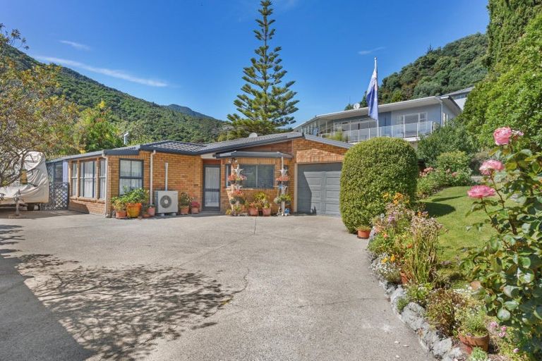 Photo of property in 58 York Street, Picton, 7220