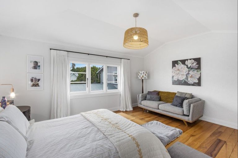 Photo of property in 11 Colenso Avenue, Hospital Hill, Napier, 4110