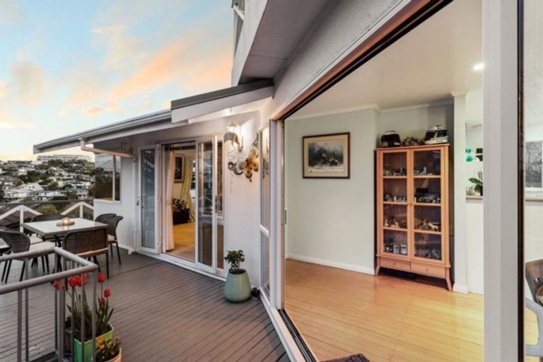 Photo of property in 1/14 Kiteroa Terrace, Rothesay Bay, Auckland, 0630