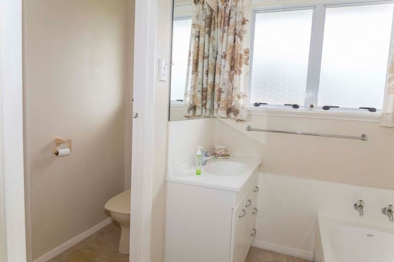 Photo of property in 72 Barraud Street, Dannevirke, 4930