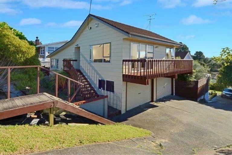 Photo of property in 2/81 Manuka Road, Bayview, Auckland, 0629