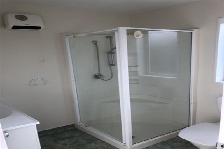 Photo of property in 22 Belfast Road, Belfast, Christchurch, 8051