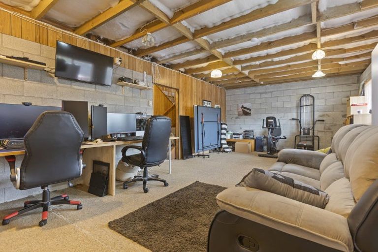 Photo of property in 41 Discovery Place, Marfell, New Plymouth, 4310