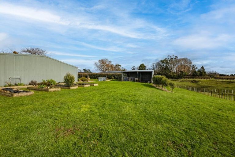 Photo of property in 56 Flint Road W, Stratford, 4332