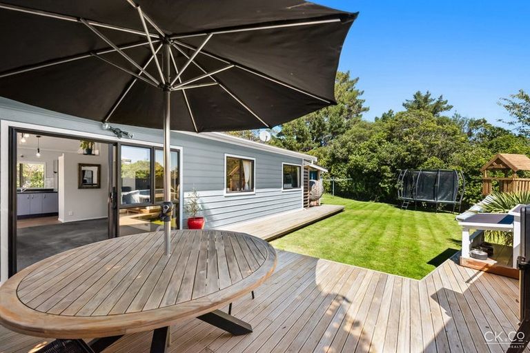 Photo of property in 11 Mcmanaway Grove, Stokes Valley, Lower Hutt, 5019