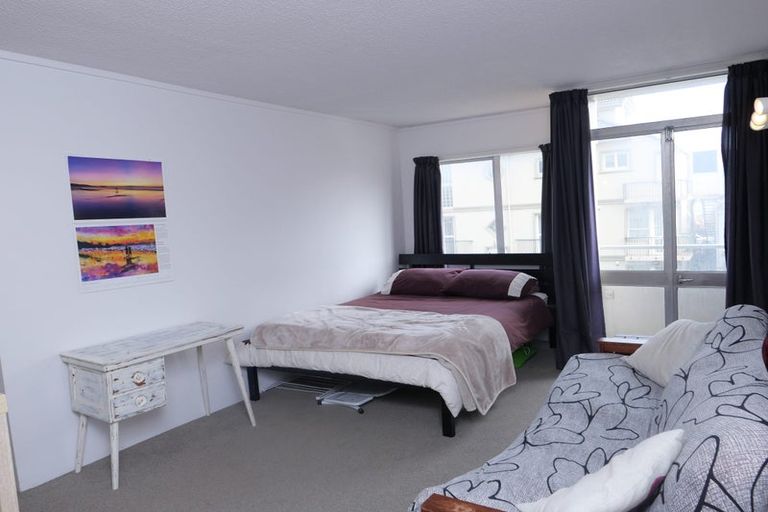Photo of property in Melksham Towers, 102/131 Brougham Street, Mount Victoria, Wellington, 6011