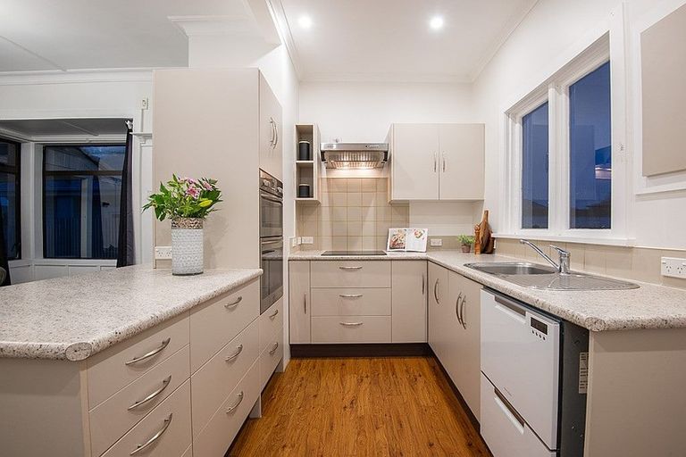 Photo of property in 39 Tahuna Road, Tainui, Dunedin, 9013