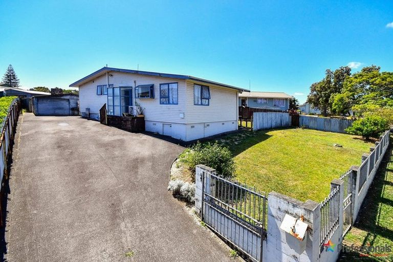 Photo of property in 27 Kivell Close, Mangere East, Auckland, 2024