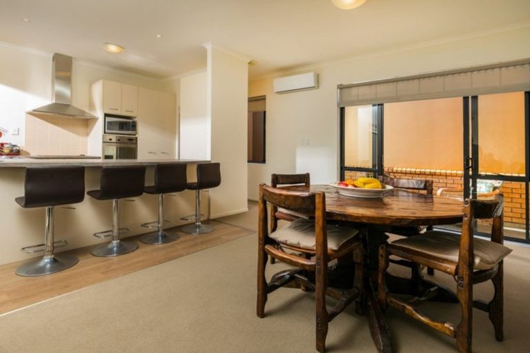 Photo of property in 4 Villanova Place, Albany, Auckland, 0632