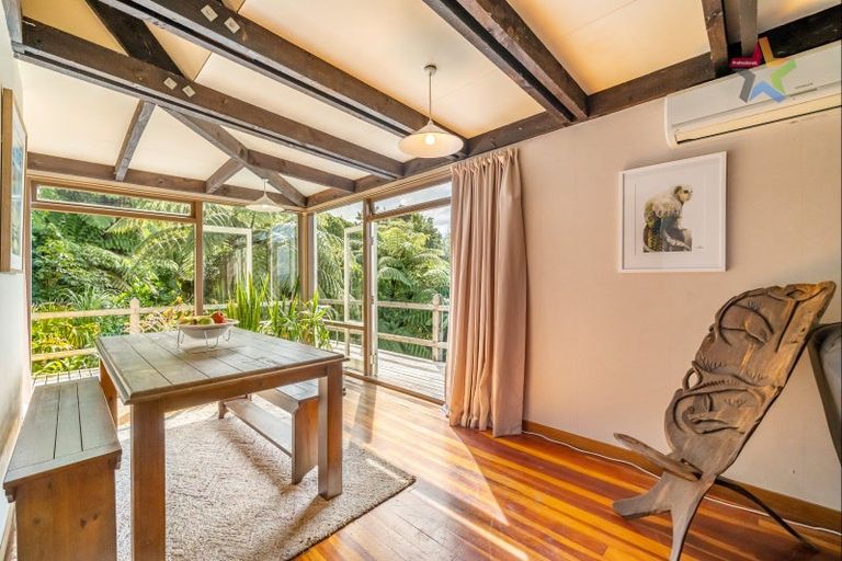 Photo of property in 22 Maungaraki Road, Korokoro, Lower Hutt, 5012