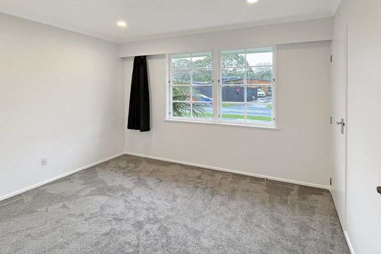 Photo of property in 1 Rakino Place, Awapuni, Palmerston North, 4412