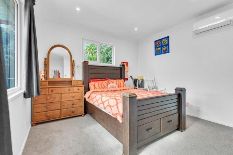 Photo of property in 136 Avonhead Road, Avonhead, Christchurch, 8042