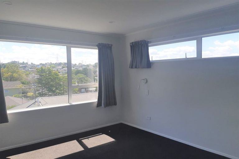 Photo of property in 1 Raelene Place, Massey, Auckland, 0614