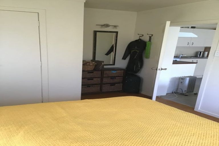 Photo of property in 45 Masterton Road, Rothesay Bay, Auckland, 0630