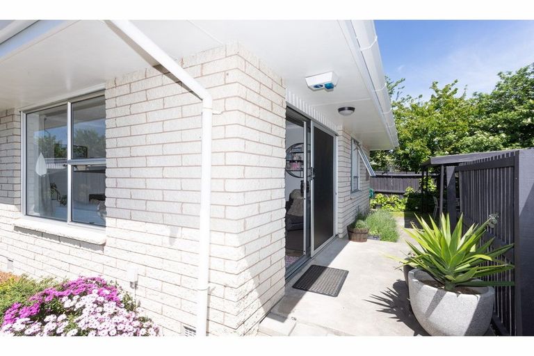 Photo of property in 1/4 Glenys Place, Broomfield, Christchurch, 8042