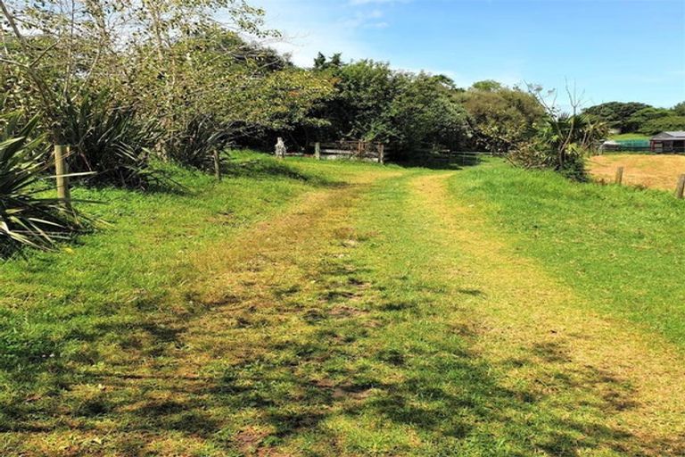 Photo of property in 88 Uretiti Road, Waipu, 0582