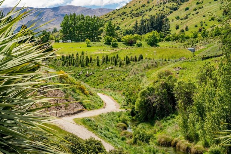 Photo of property in 39 Red Cottage Drive, Lake Hayes, Queenstown, 9304