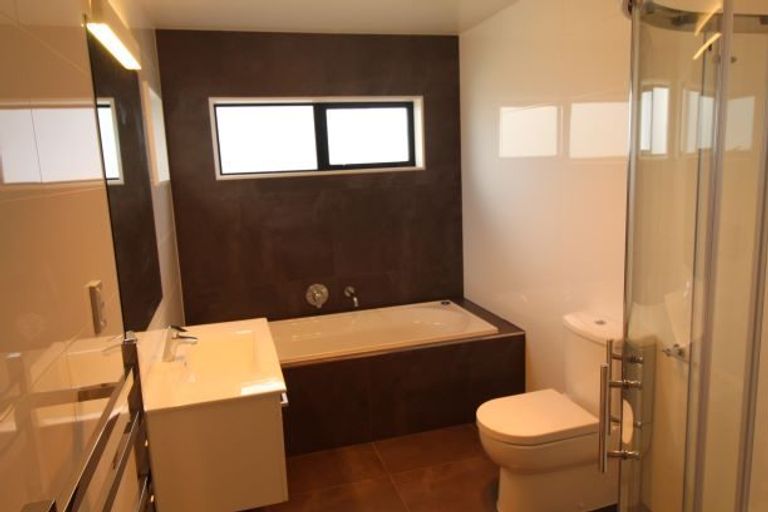 Photo of property in 79 Maka Terrace, Orewa, 0931