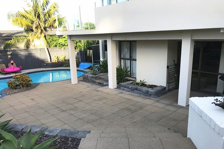 Photo of property in 1b Burford Place, Mellons Bay, Auckland, 2014