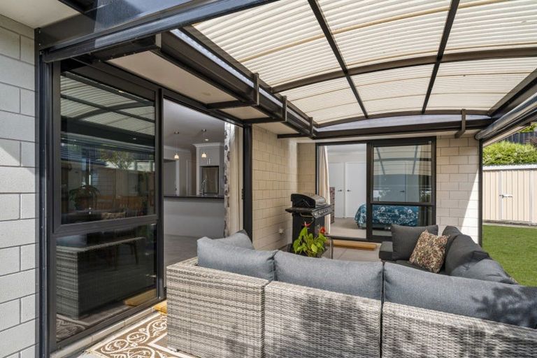 Photo of property in 15 Shoreview Close, Omokoroa, 3114