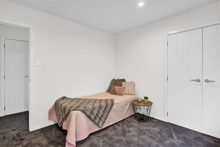 Photo of property in 4 Vardon Way, Waiwhakaiho, New Plymouth, 4312