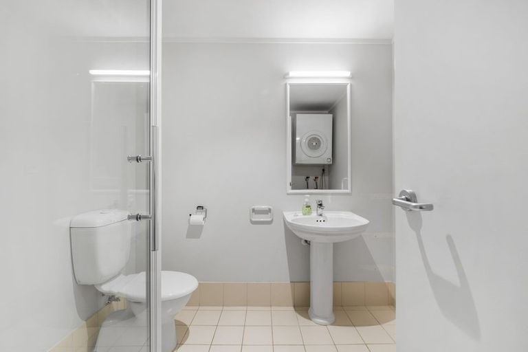 Photo of property in 19a/30 Westward Ho, Glen Eden, Auckland, 0602