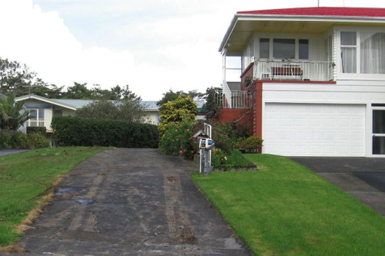 Photo of property in 1/17 Lynton Road, Bucklands Beach, Auckland, 2012