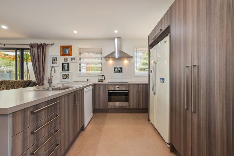Photo of property in 2/183a Palmers Road, New Brighton, Christchurch, 8083