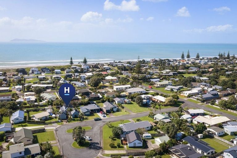Photo of property in 12 Hereford Place, Waihi Beach, 3611