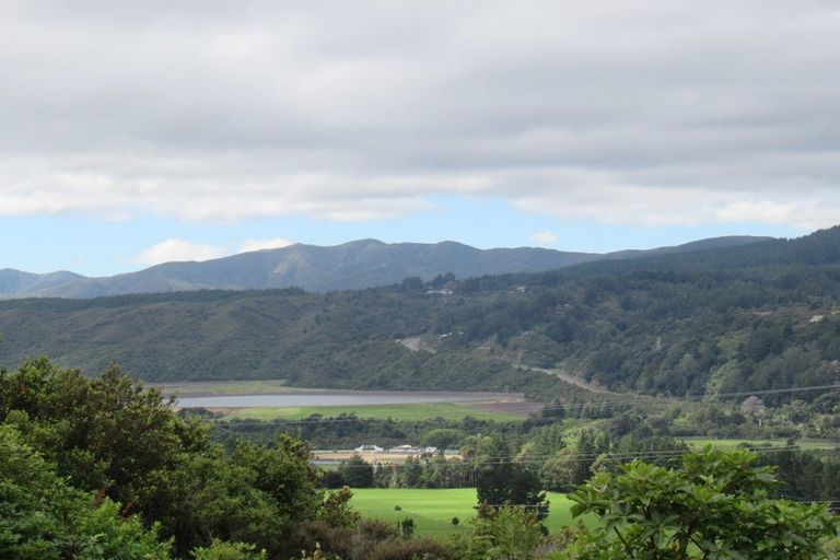 Photo of property in 136 Fairview Drive, Birchville, Upper Hutt, 5372