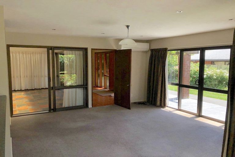 Photo of property in 21 Wadeley Road, Ilam, Christchurch, 8041