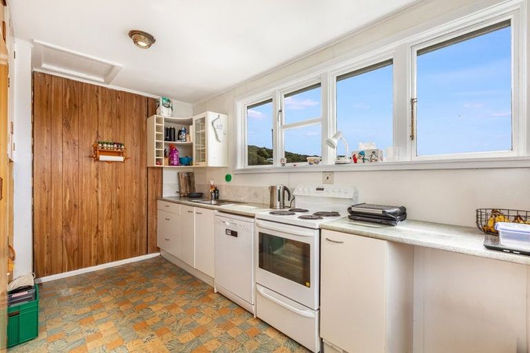 Photo of property in 17 Aparangi Crescent, Elsdon, Porirua, 5022