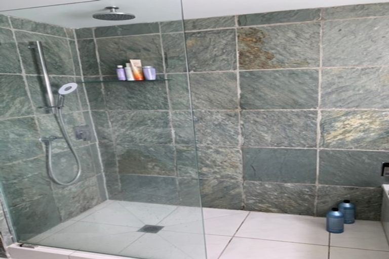 Photo of property in Oriana Apartments, 248 Oriental Parade, Oriental Bay, Wellington, 6011