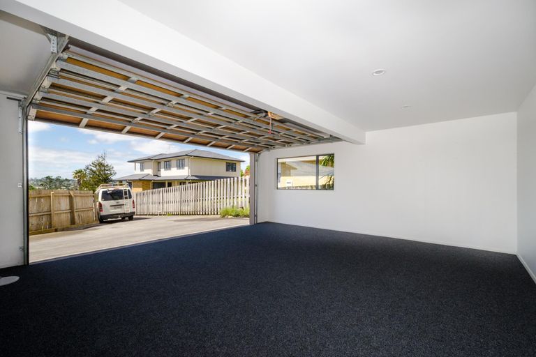 Photo of property in 14 Lesa Annis Place, Henderson, Auckland, 0612