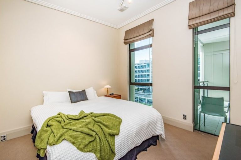 Photo of property in The Quays Apartments, 4m/99 Customs Street, Auckland Central, Auckland, 1010