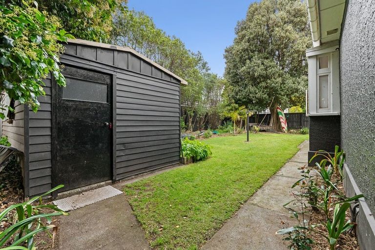 Photo of property in 63 Whiteley Street, Moturoa, New Plymouth, 4310