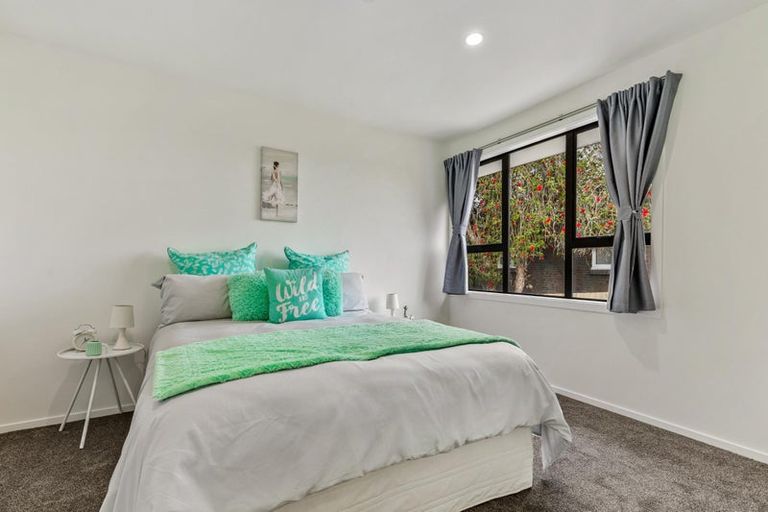 Photo of property in 38 Meilland Place, Glen Eden, Auckland, 0602