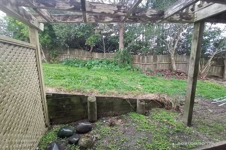 Photo of property in 153 Gossamer Drive, Pakuranga Heights, Auckland, 2010