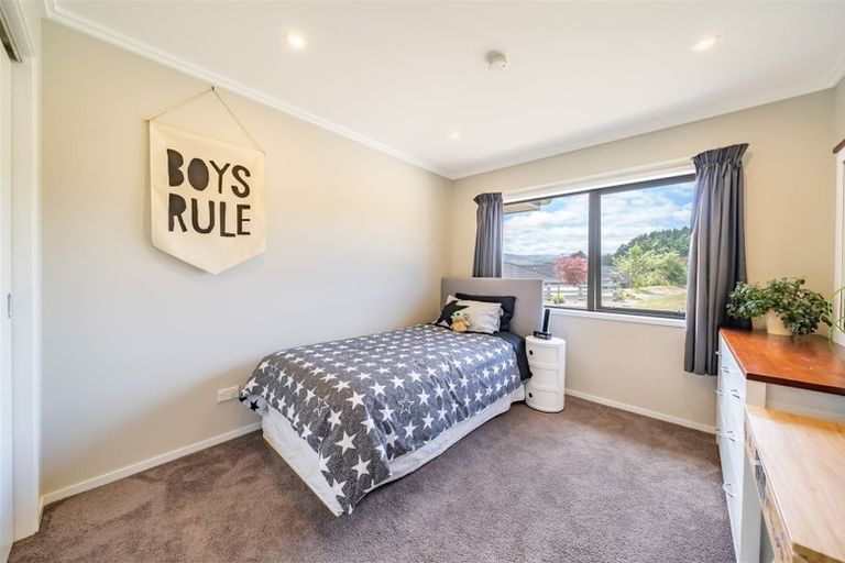 Photo of property in 6 Jade Crescent, Timberlea, Upper Hutt, 5018