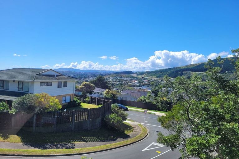 Photo of property in 3 Saint Aidans Way, Tawa, Wellington, 5028