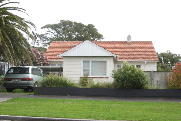 Photo of property in 10 Clinton Street, Fitzroy, New Plymouth, 4312